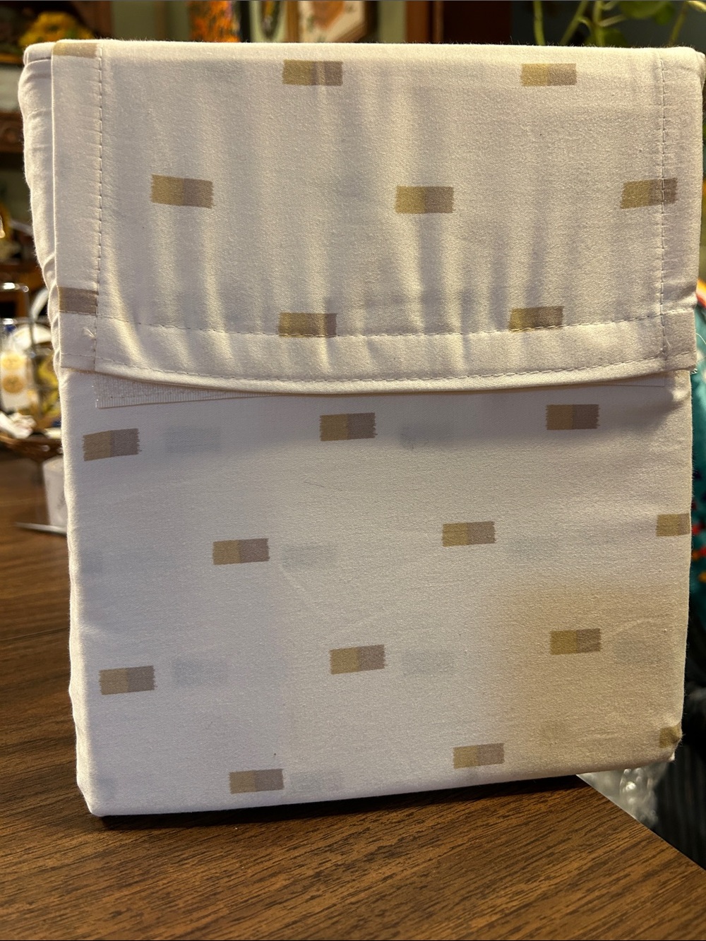 Threshold Queen Sheet Set with Tan Geometric Rectangles